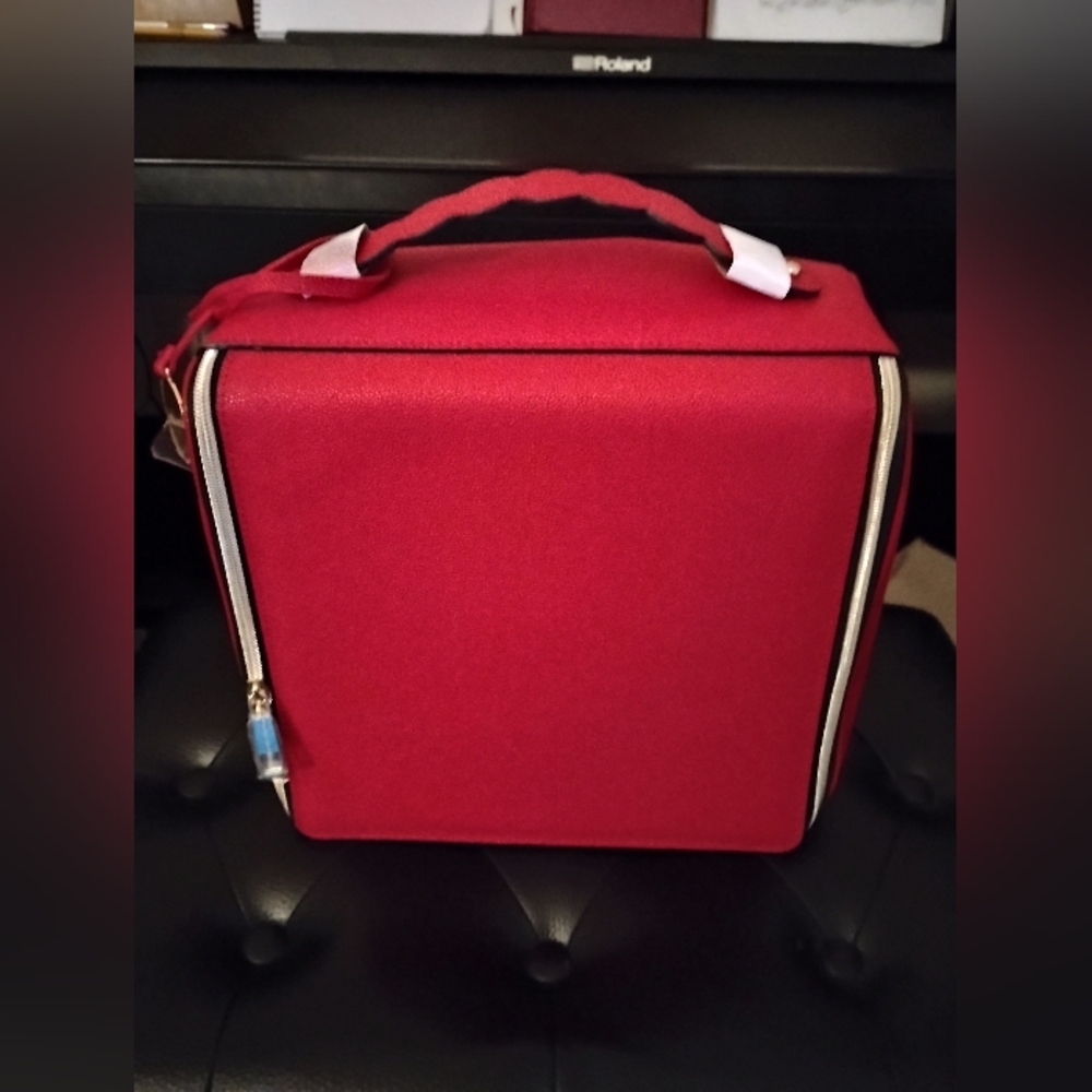 ESTEE LAUDER Red Insulated Lunch  Square Bag  10'x11'x5'
